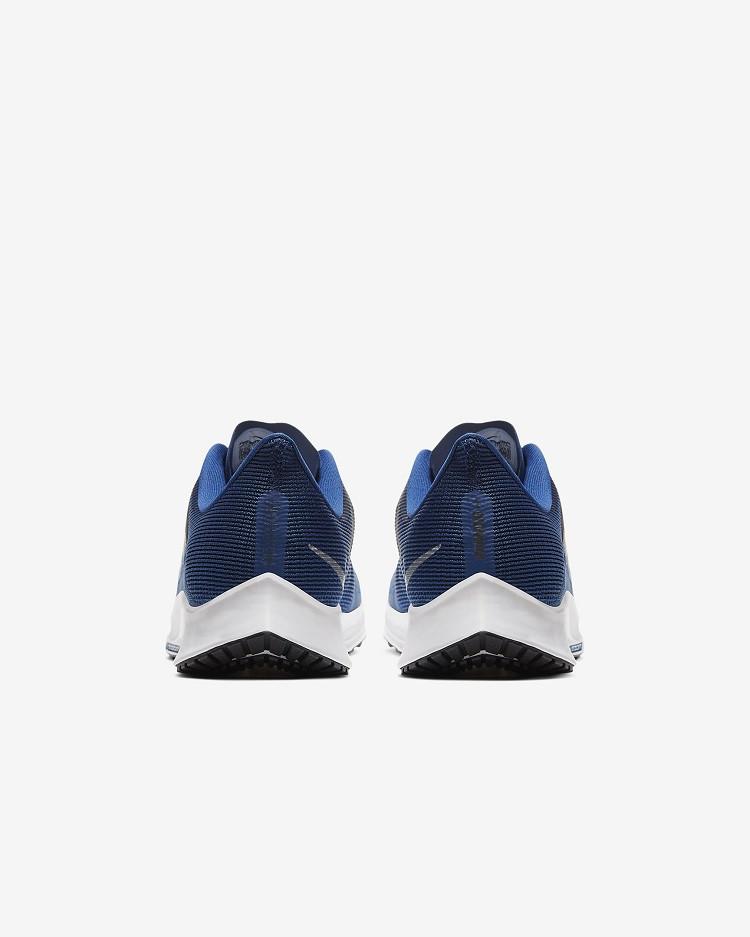 Phần đế sau của Nike Zoom Rival Fly Men’s Running Shoes 8WXRRR được vát nhọn tạo diện mạo mạnh mẽ, khỏe khoắn. 