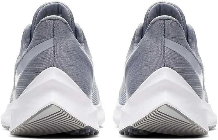 Thiết kế Nike Air Zoom Winflo 6 Women's Shoes Grey White AQ8228-002 khi nhìn từ phía sau