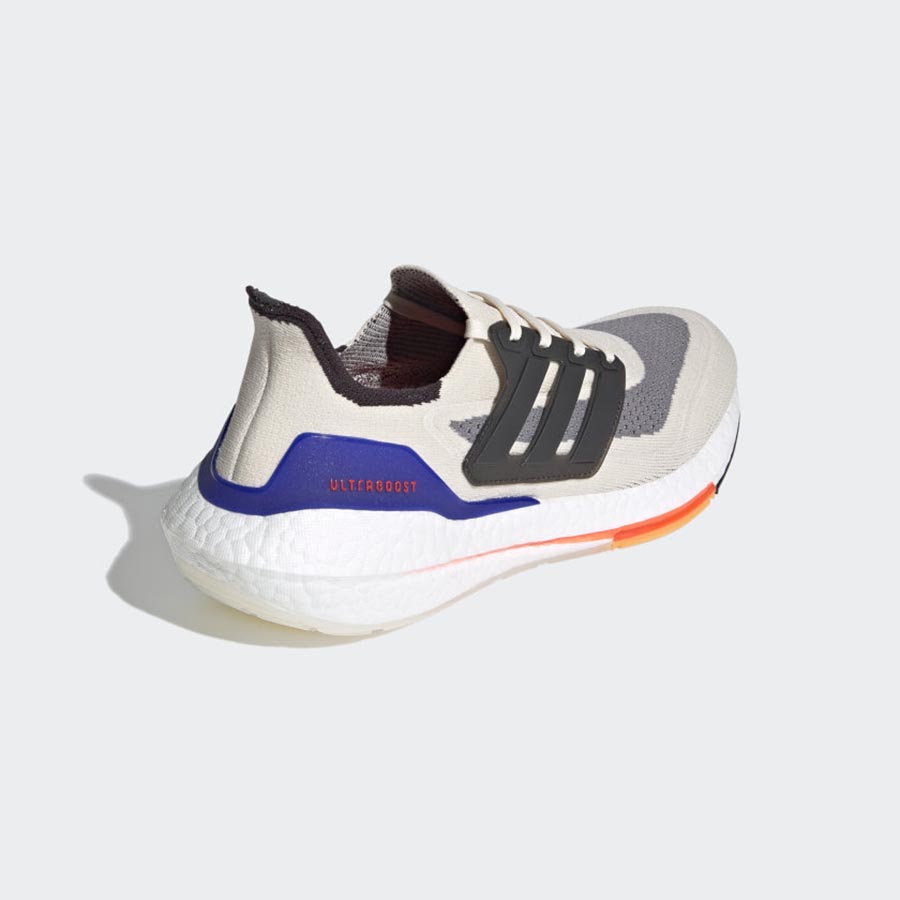 https://admin.thegioigiay.com/upload/product/2022/11/gia-y-the-thao-adidas-ultraboost-21-wonder-white-carbon-solar-red-637455fd29f28-16112022101613.jpg