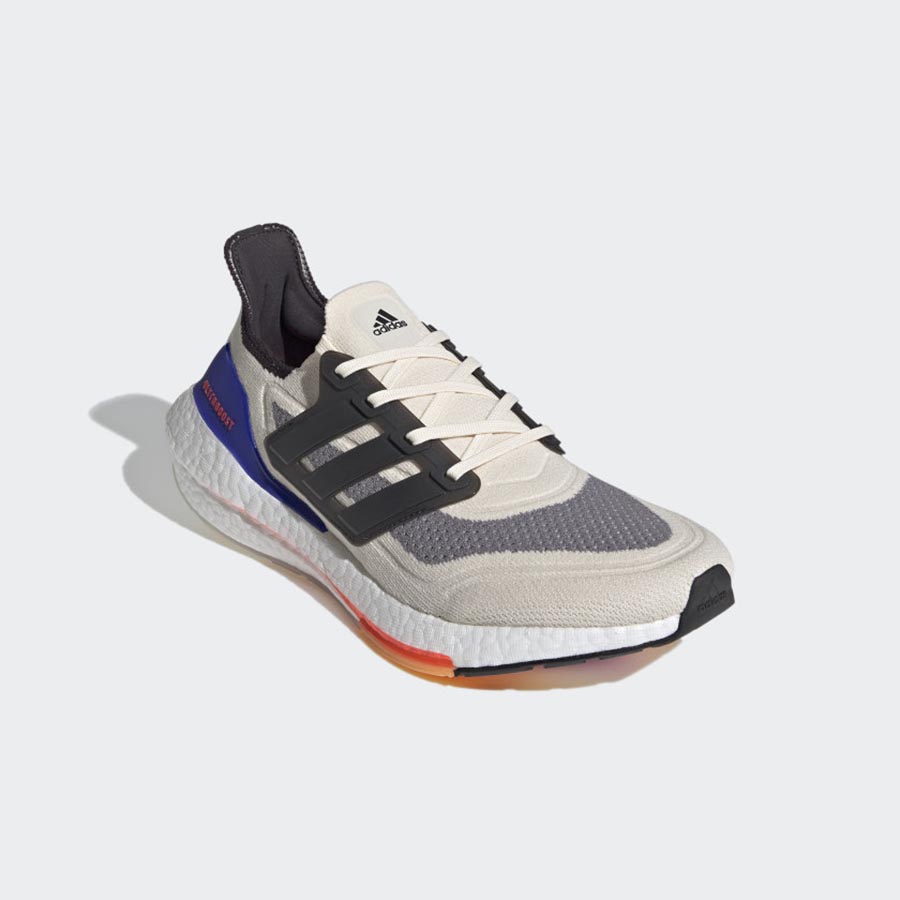 https://admin.thegioigiay.com/upload/product/2022/11/gia-y-the-thao-adidas-ultraboost-21-wonder-white-carbon-solar-red-637455fd32f64-16112022101613.jpg