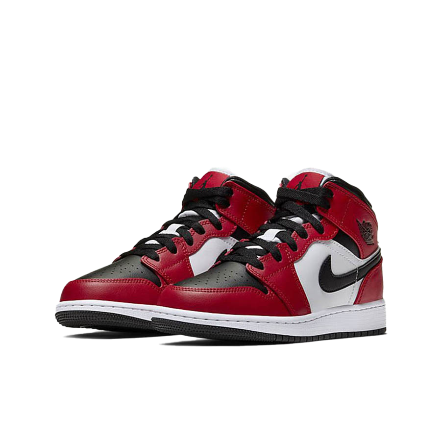 https://admin.thegioigiay.com/upload/product/2022/11/giay-nike-jordan-1-mid-chicago-black-toe-size-43-63733a27a5caa-15112022140511.png