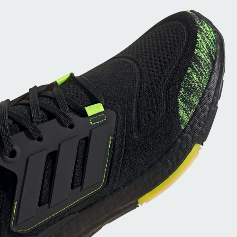 https://admin.thegioigiay.com/upload/product/2022/11/giay-the-thao-adidas-male-running-ultraboost-shoes-22-mau-den-63785230349e7-19112022104904.jpg