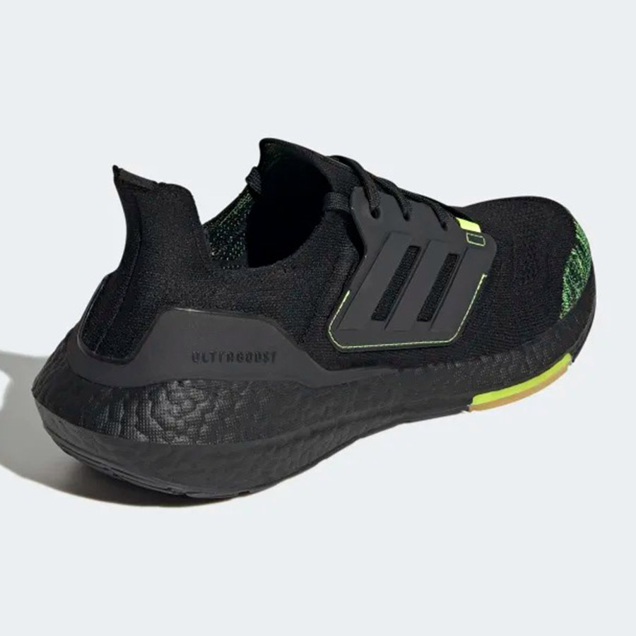 https://admin.thegioigiay.com/upload/product/2022/11/giay-the-thao-adidas-male-running-ultraboost-shoes-22-mau-den-6378523057869-19112022104904.jpg