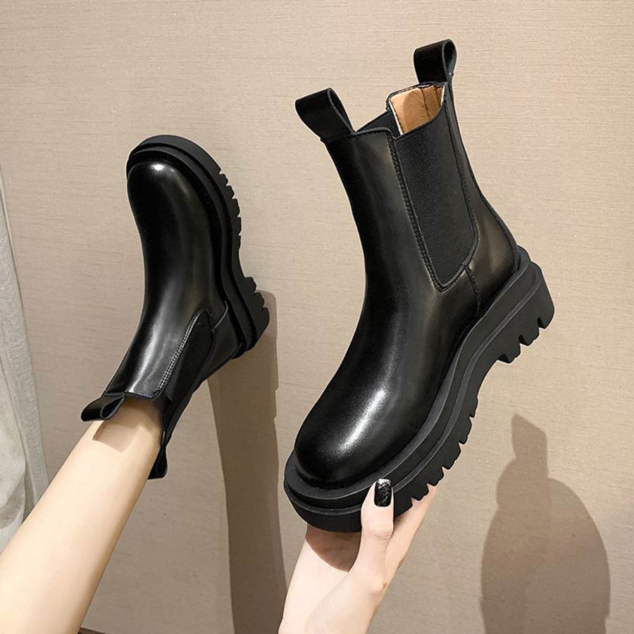https://admin.thegioigiay.com/upload/product/2022/12/giay-boots-dang-ung-co-thap-mau-den-63ae484037bb7-30122022090904.jpg