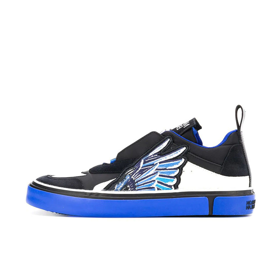https://admin.thegioigiay.com/upload/product/2022/12/giay-marcelo-burlon-county-of-milan-wings-applique-low-top-sneakers-mau-den-xanh-638f02845843e-06122022155116.jpg