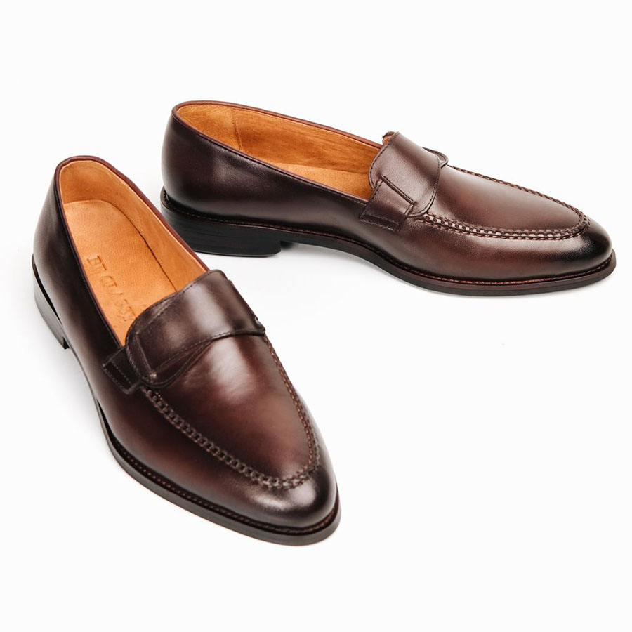 https://admin.thegioigiay.com/upload/product/2022/12/giay-tay-be-classy-classic-the-gents-loafer-lf18-mau-nau-639016d2c83d7-07122022113010.jpg