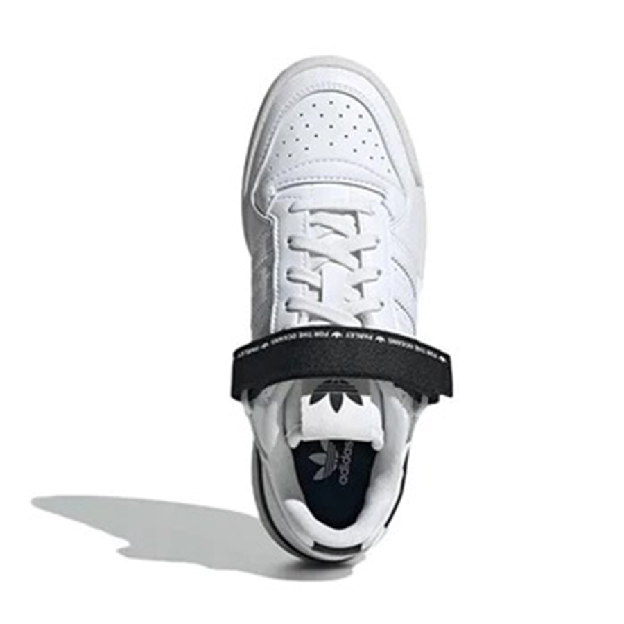 https://admin.thegioigiay.com/upload/product/2022/12/giay-the-thao-adidas-originals-forum-low-gs-white-black-gz0813-skate-shoes-mau-trang-den-639c3b0592524-16122022163149.jpg