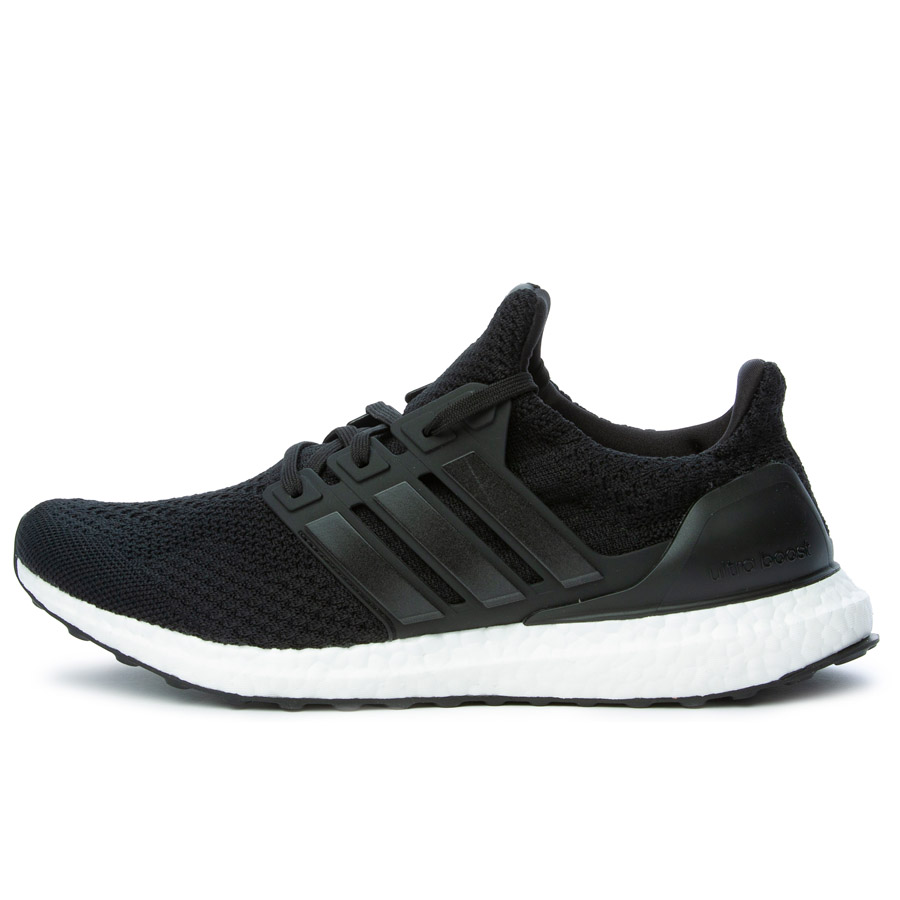 https://admin.thegioigiay.com/upload/product/2022/12/giay-the-thao-adidas-ultraboost-5-dna-running-lifestyle-gv8746-mau-den-639d2731cf711-17122022091929.jpg