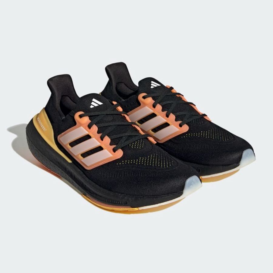 https://admin.thegioigiay.com/upload/product/2023/07/giay-chay-bo-nam-adidas-men-s-training-ultraboost-light-running-shoes-hq8595-mau-den-vang-42-5-64c08ec7eb191-26072023101103.jpg