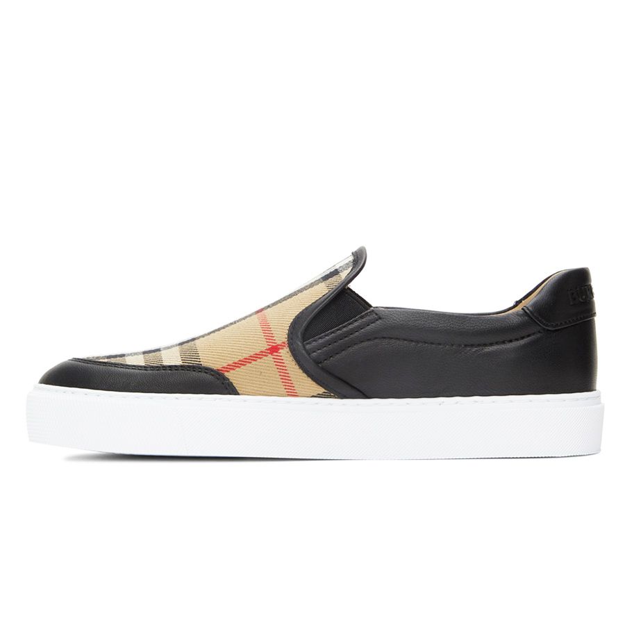https://admin.thegioigiay.com/upload/product/2023/08/giay-slip-on-burberry-80432131012-mau-den-be-64d19f5dadc9a-08082023085021.jpg